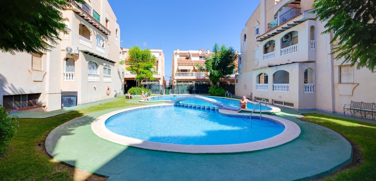 Herverkoop - Appartement / flat -
Torrevieja - Estacion de autobuses