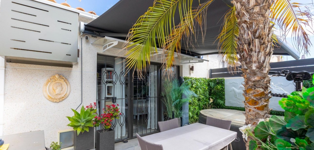 Venta - Bungalow -
Torrevieja - La Siesta - El Salado - Torreta