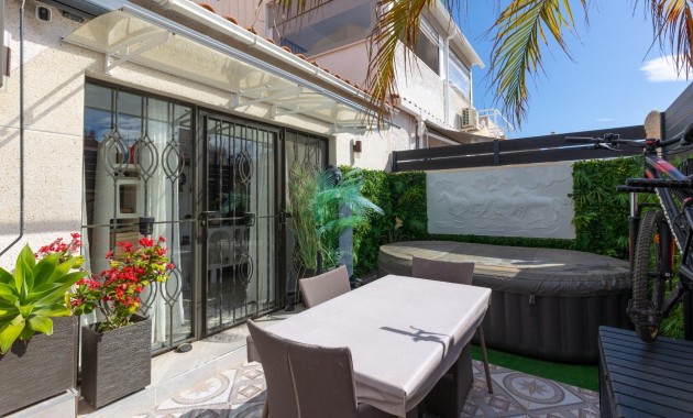 Venta - Bungalow -
Torrevieja - La Siesta - El Salado - Torreta