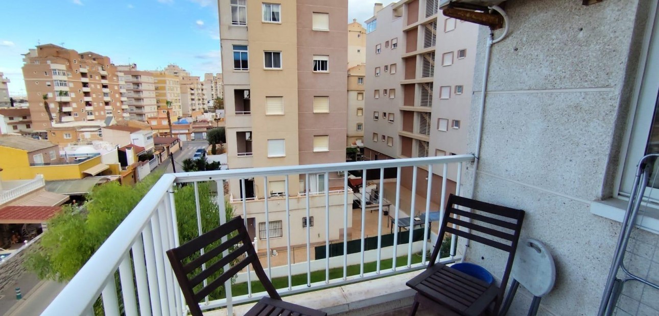 Herverkoop - Appartement / flat -
Torrevieja - Playa de los locos