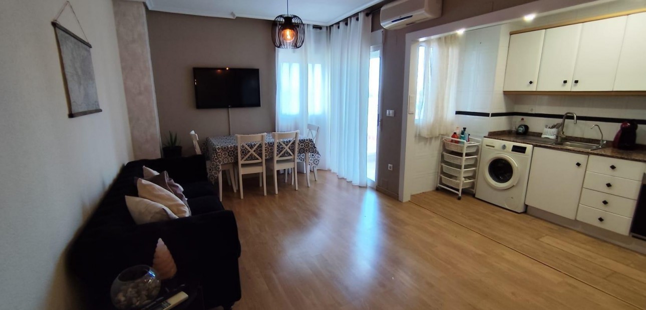 Herverkoop - Appartement / flat -
Torrevieja - Playa de los locos
