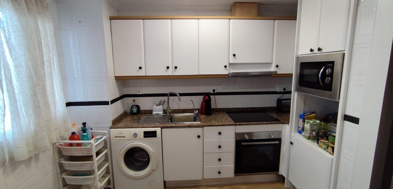 Herverkoop - Appartement / flat -
Torrevieja - Playa de los locos