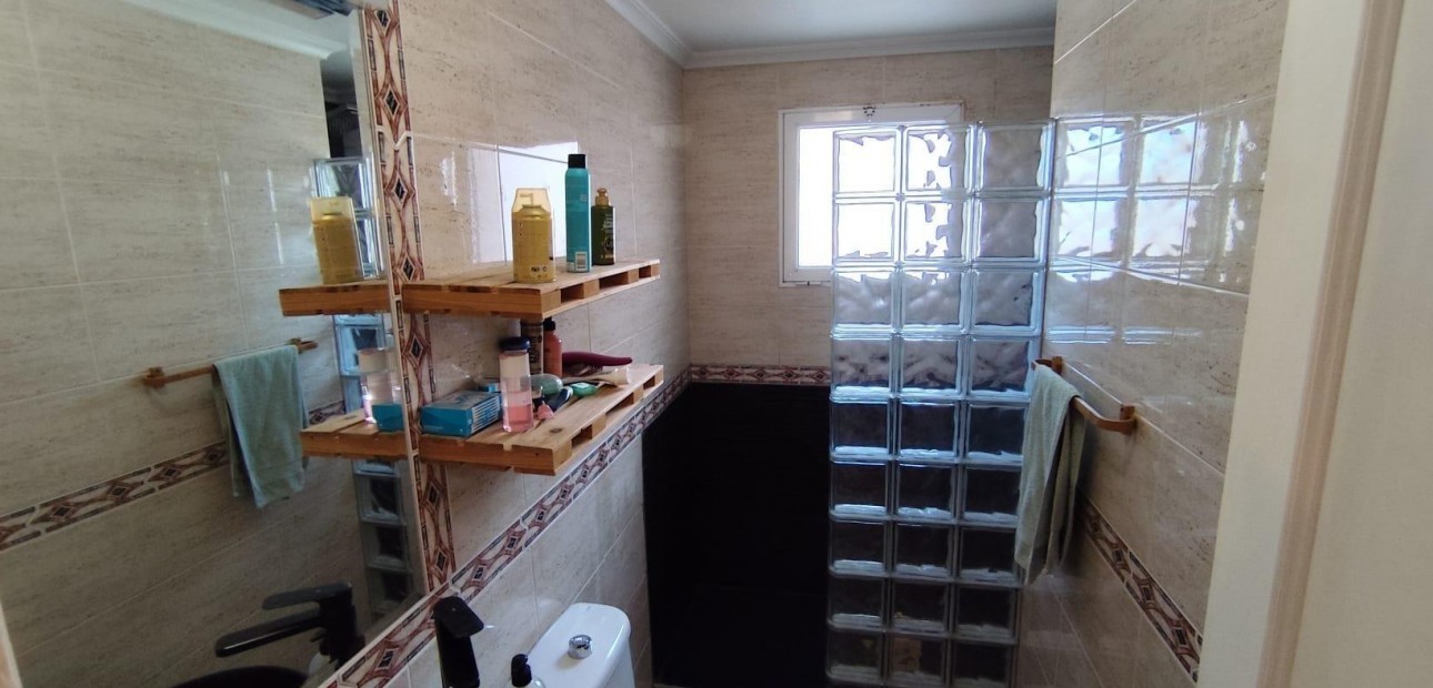 Herverkoop - Appartement / flat -
Torrevieja - Playa de los locos