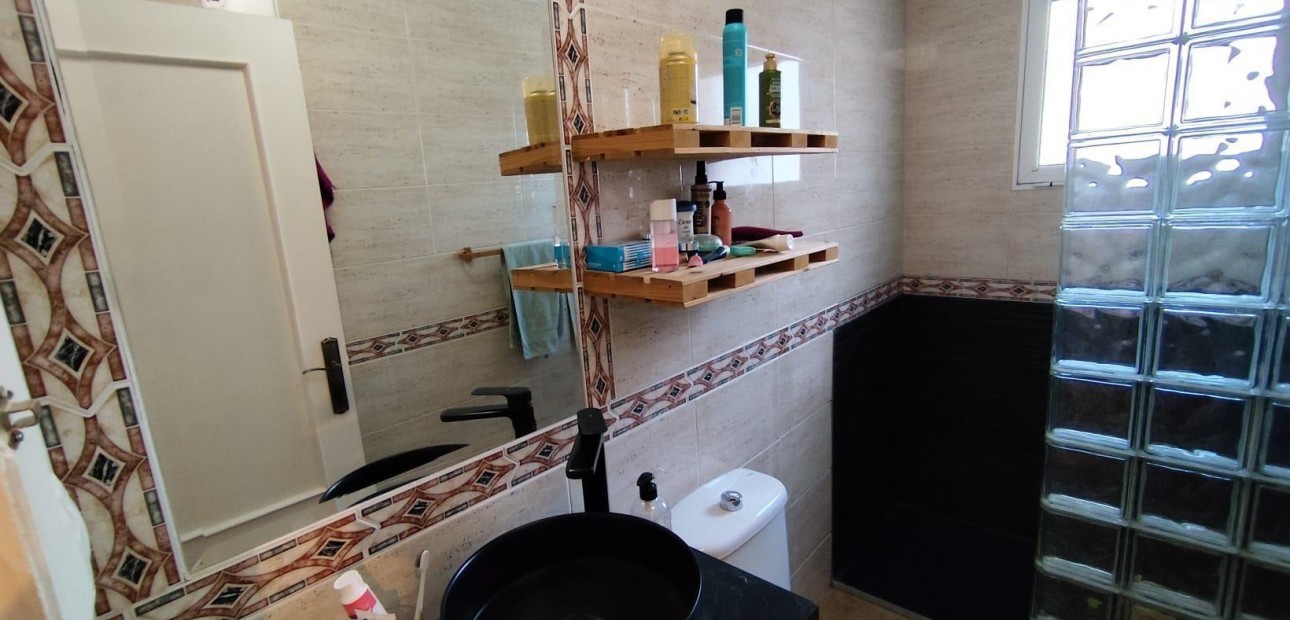 Herverkoop - Appartement / flat -
Torrevieja - Playa de los locos