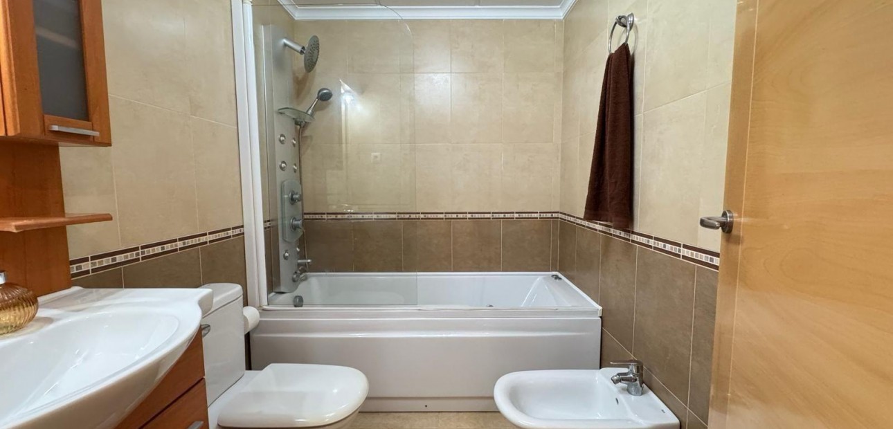 Sale - Apartment / flat -
Torrevieja - torrevieja