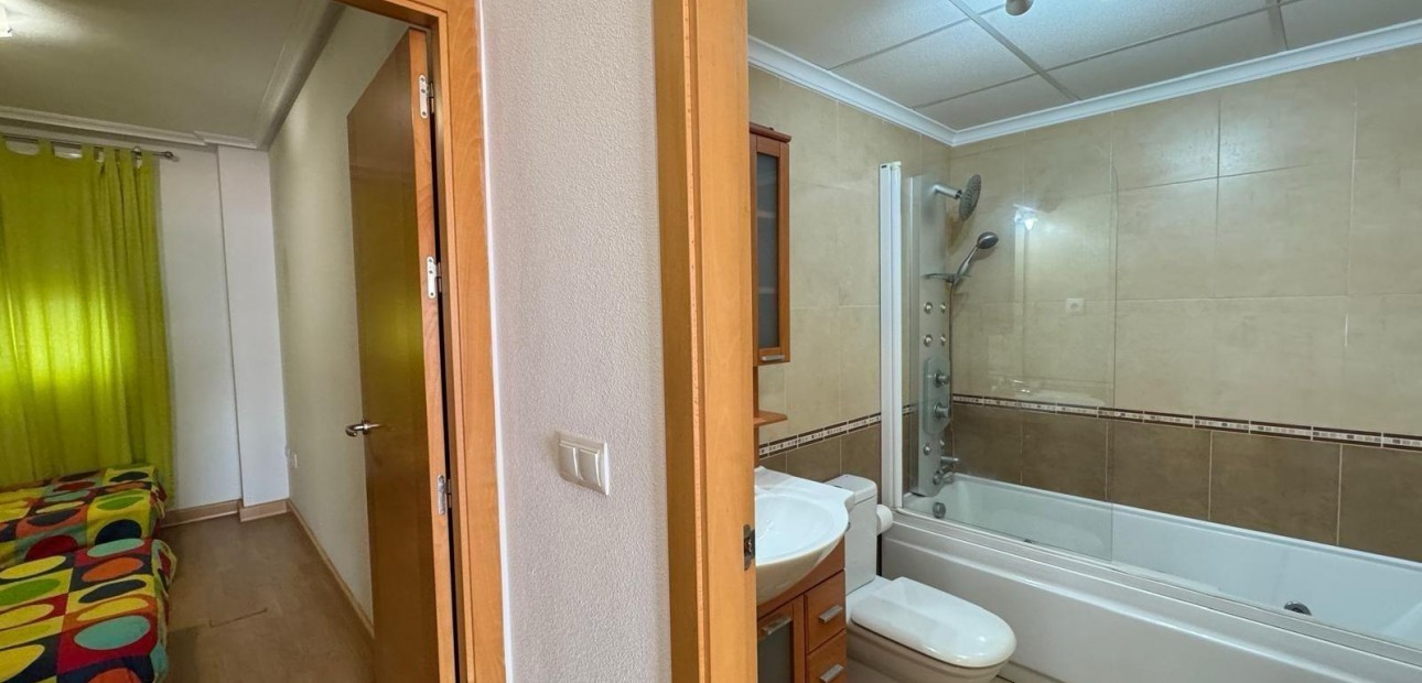Sale - Apartment / flat -
Torrevieja - torrevieja