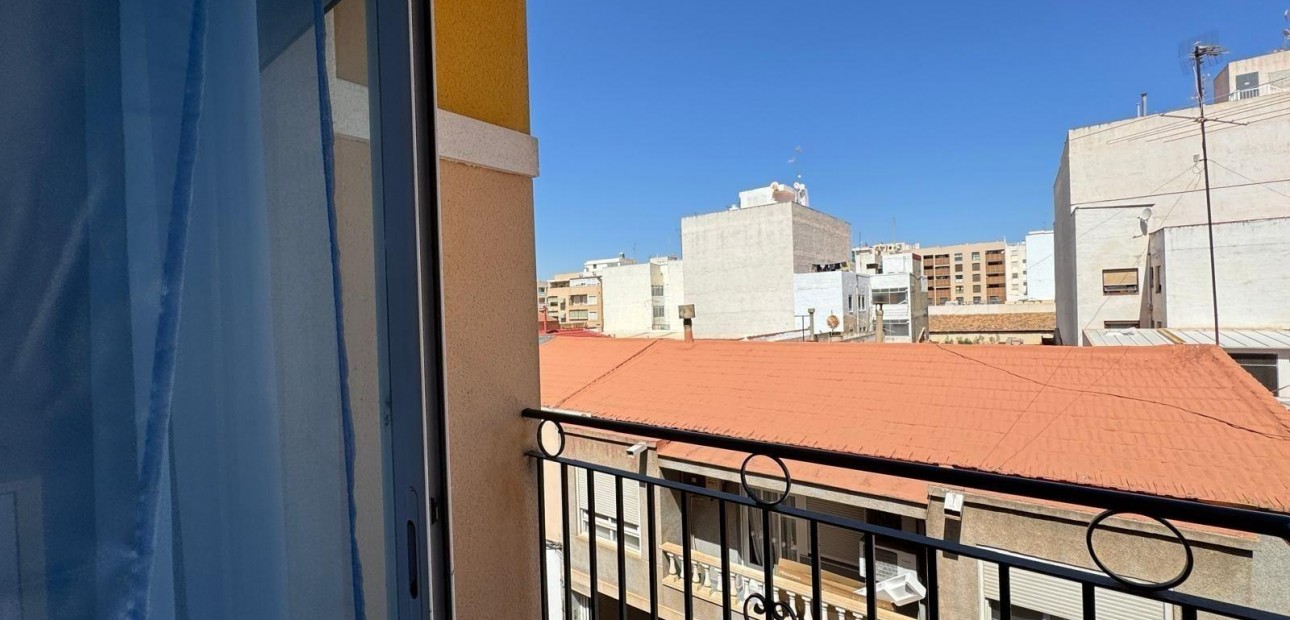 Sale - Apartment / flat -
Torrevieja - torrevieja