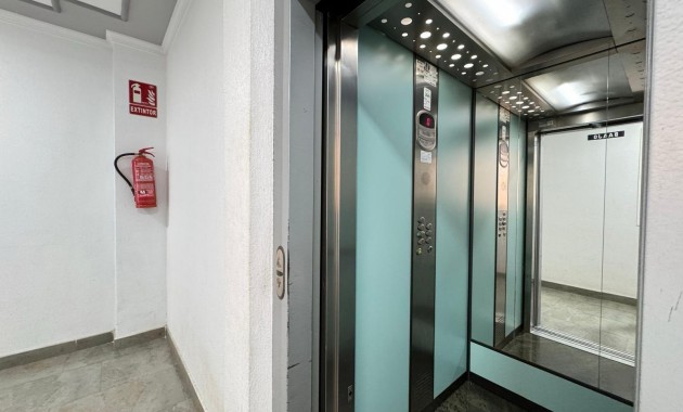 Sale - Apartment / flat -
Torrevieja - torrevieja