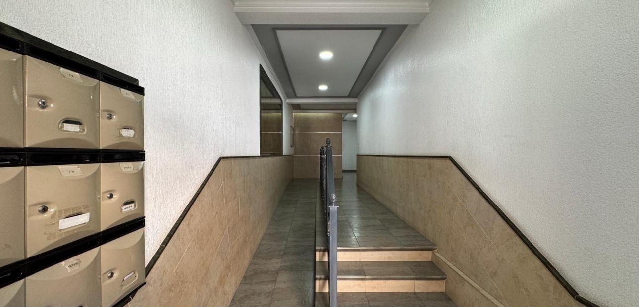 Sale - Apartment / flat -
Torrevieja - torrevieja