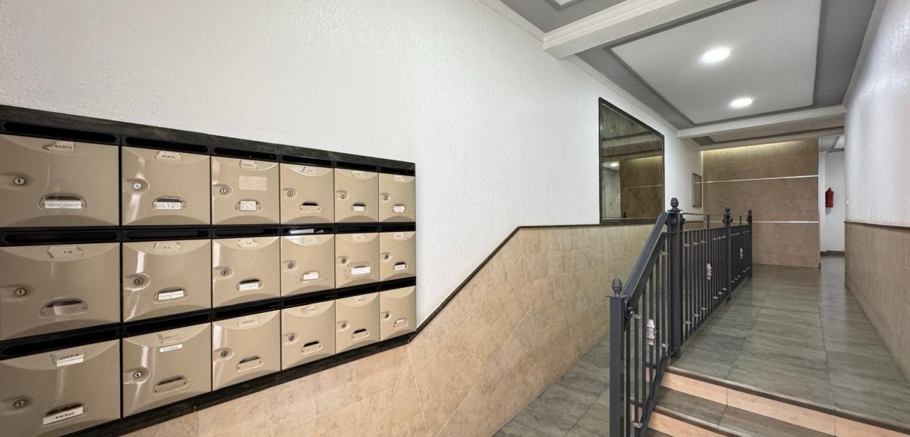 Sale - Apartment / flat -
Torrevieja - torrevieja
