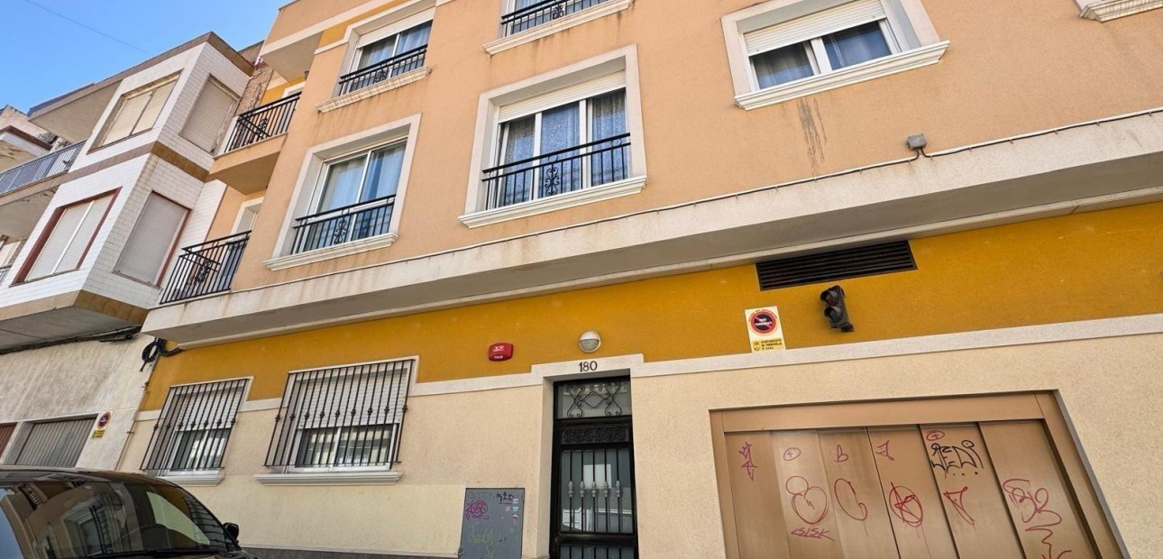 Sale - Apartment / flat -
Torrevieja - torrevieja