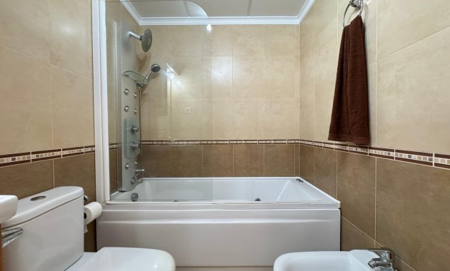 Sale - Apartment / flat -
Torrevieja - torrevieja