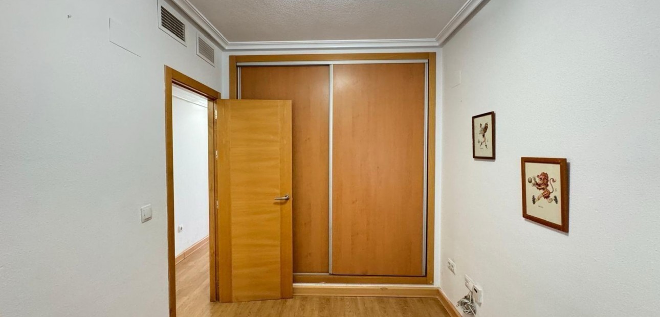 Sale - Apartment / flat -
Torrevieja - torrevieja