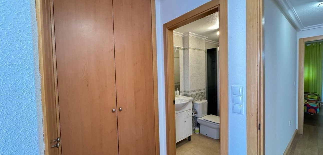 Sale - Apartment / flat -
Torrevieja - torrevieja