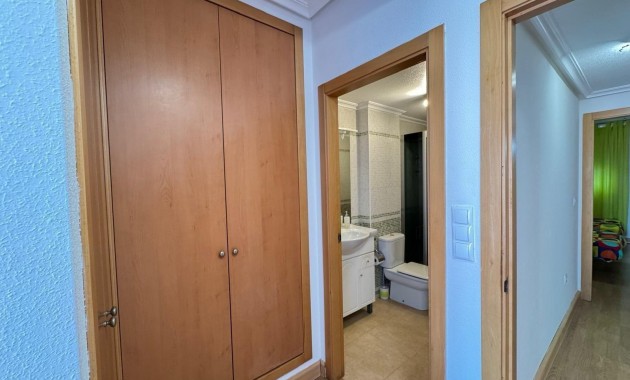 Sale - Apartment / flat -
Torrevieja - torrevieja