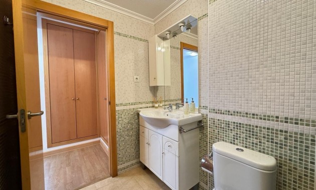 Sale - Apartment / flat -
Torrevieja - torrevieja