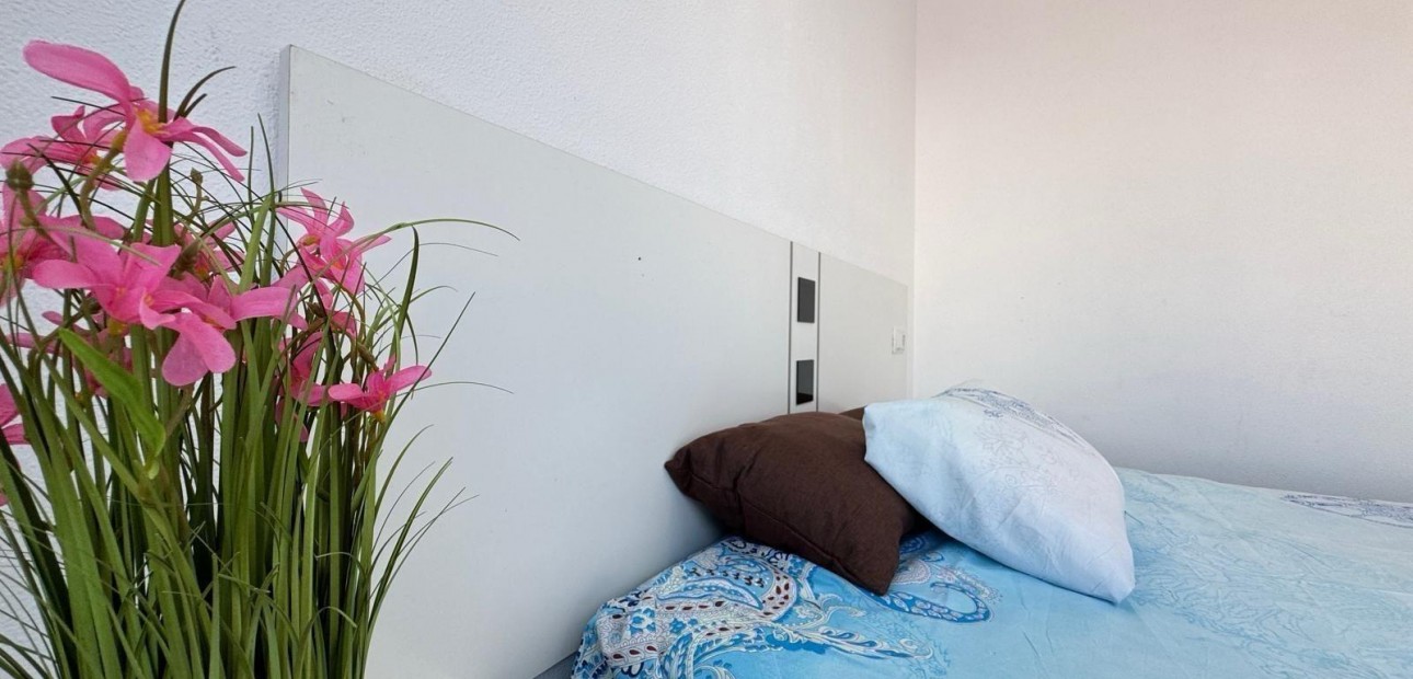 Sale - Apartment / flat -
Torrevieja - torrevieja