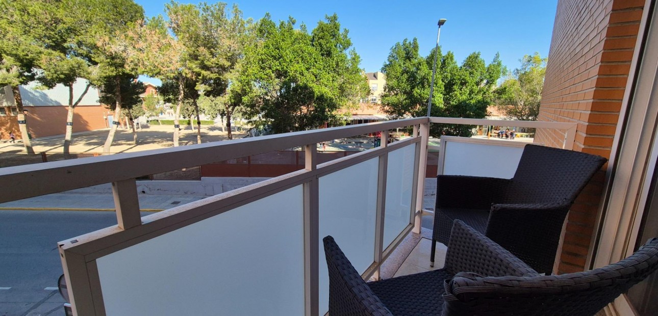 Sale - Apartment / flat -
Los Montesinos - Pueblo 8