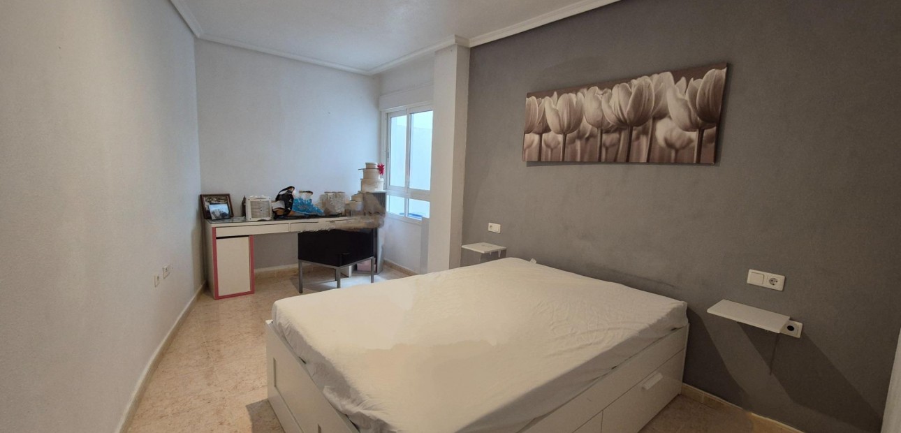 Sale - Apartment / flat -
Los Montesinos - Pueblo 8