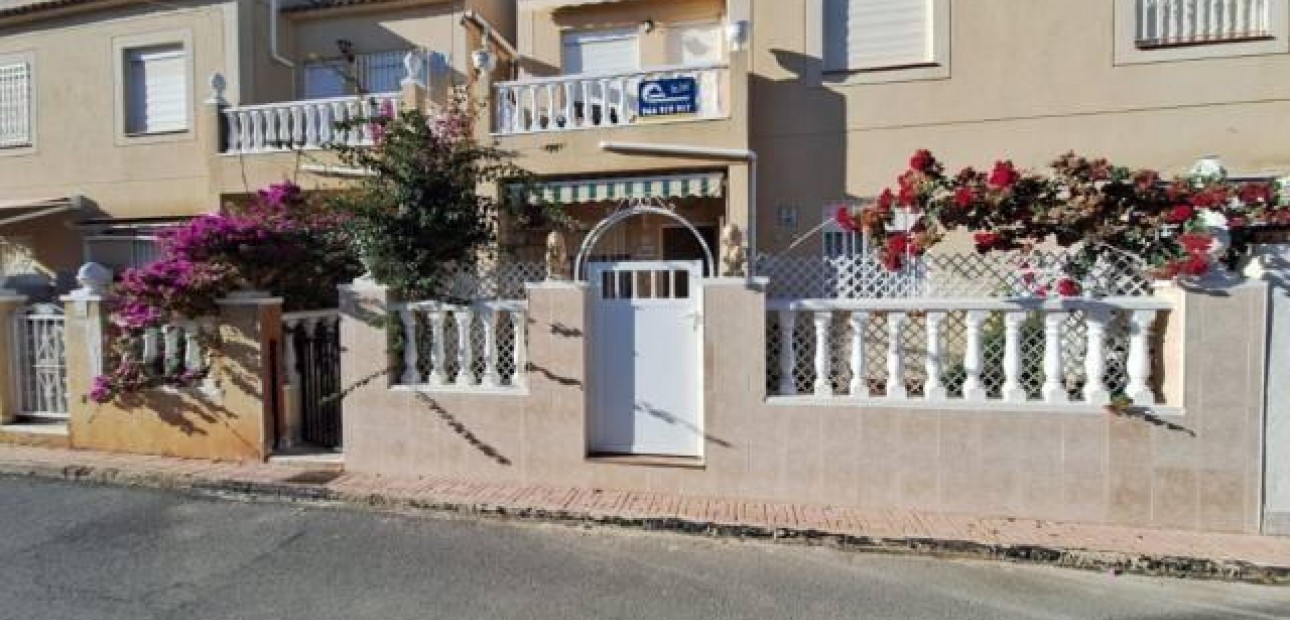 Venta - Bungalow -
Torrevieja - La siesta