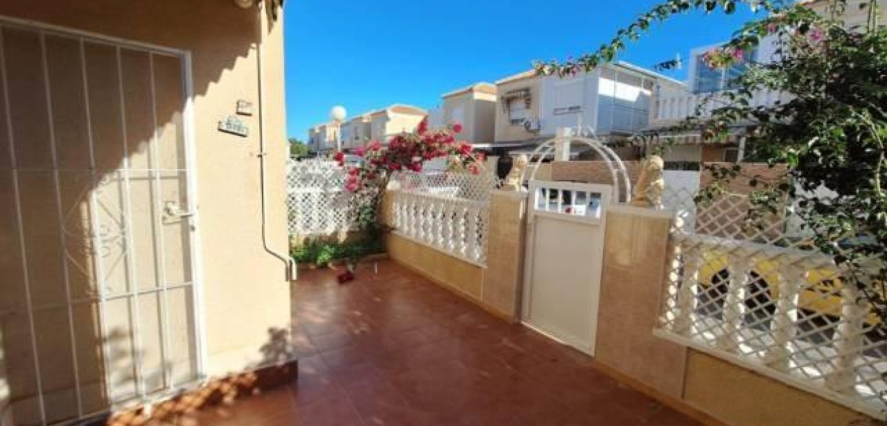 Venta - Bungalow -
Torrevieja - La siesta