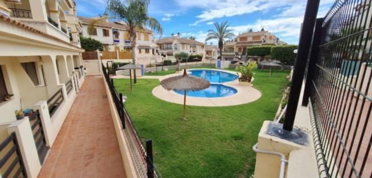 Venta - Apartamento / piso -
Torrevieja - Sector 25