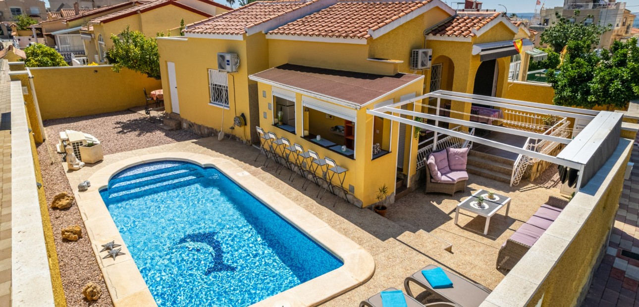 Herverkoop - House -
San Fulgencio - urb.la marina