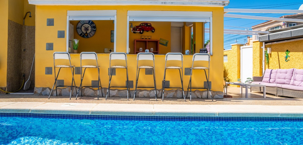 Herverkoop - House -
San Fulgencio - urb.la marina