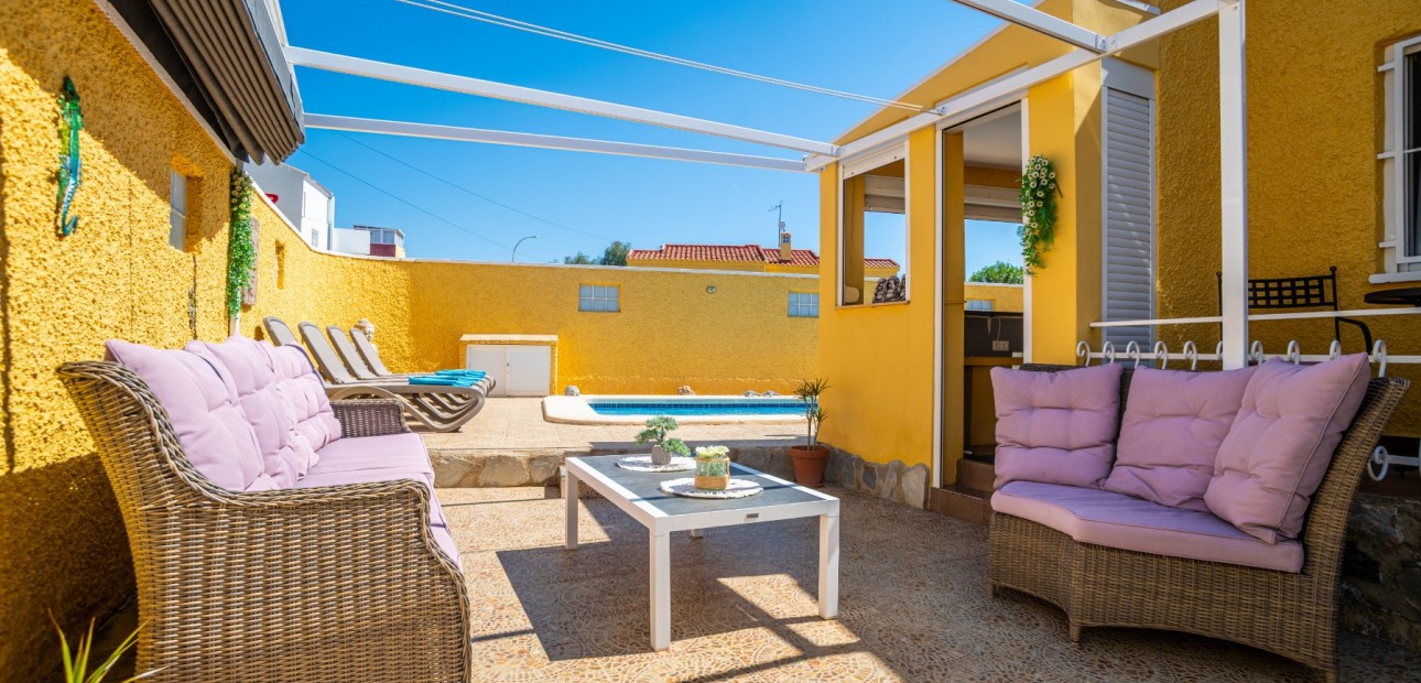 Herverkoop - House -
San Fulgencio - urb.la marina