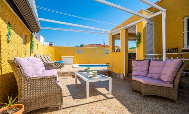 Herverkoop - House -
San Fulgencio - urb.la marina