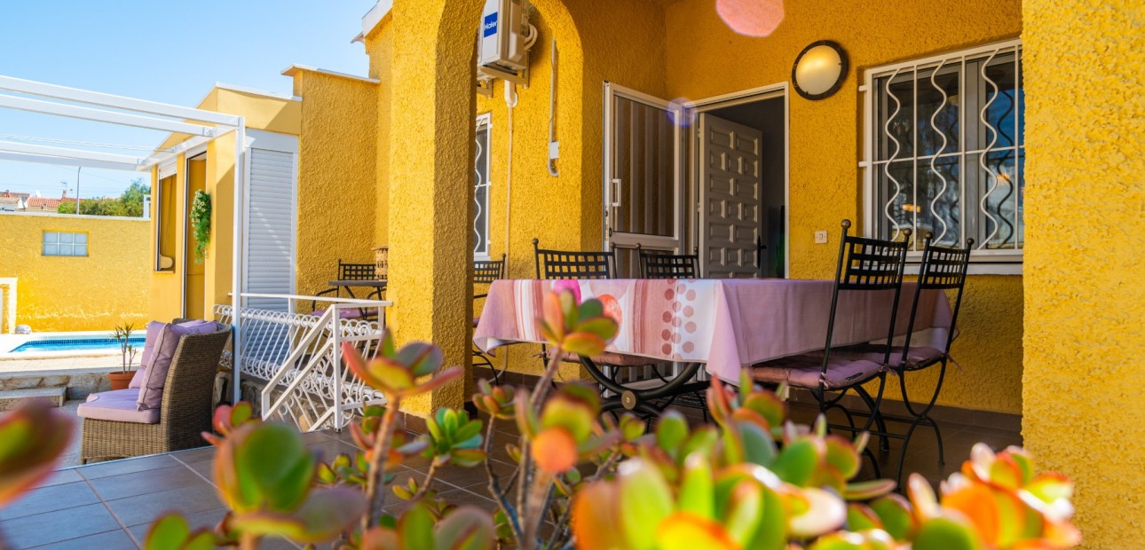 Herverkoop - House -
San Fulgencio - urb.la marina