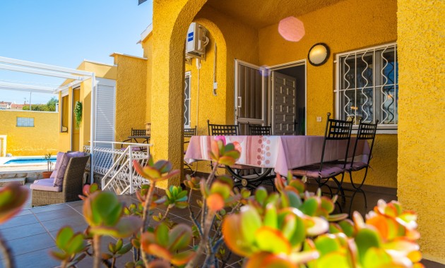 Herverkoop - House -
San Fulgencio - urb.la marina
