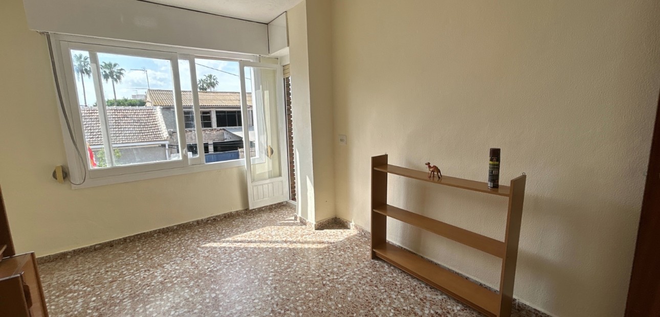 Venta - Apartamento / piso -
Jacarilla