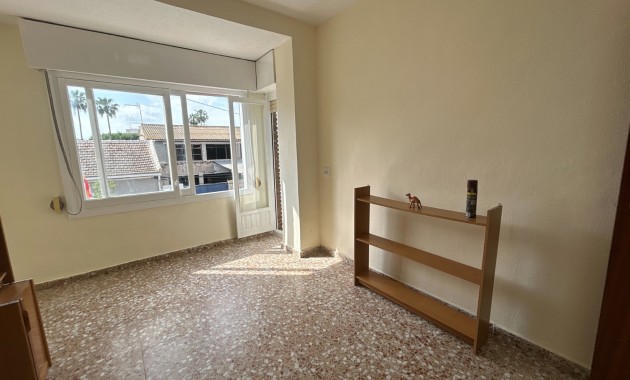 Venta - Apartamento / piso -
Jacarilla