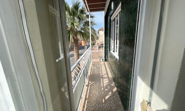 Venta - Apartamento / piso -
Jacarilla