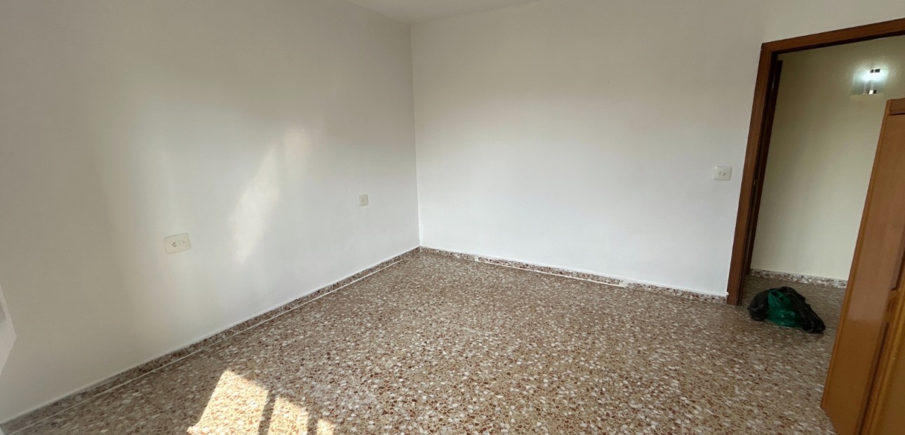 Venta - Apartamento / piso -
Jacarilla