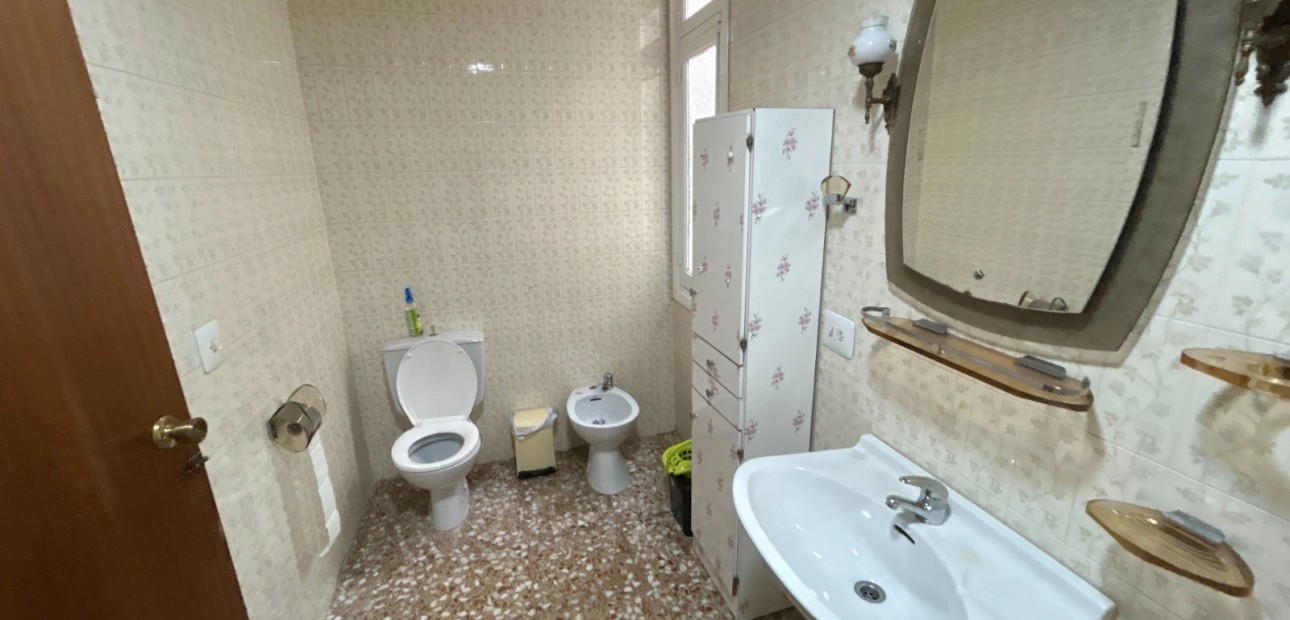 Venta - Apartamento / piso -
Jacarilla