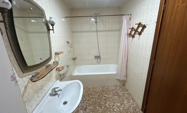 Venta - Apartamento / piso -
Jacarilla