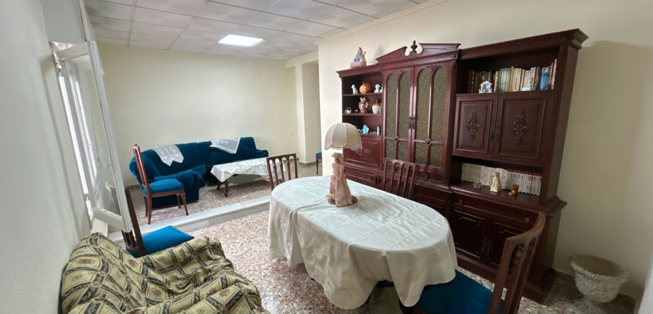 Venta - Apartamento / piso -
Jacarilla