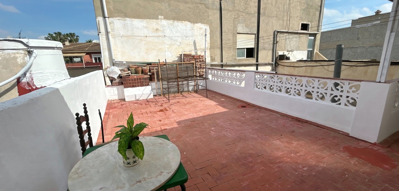 Venta - Apartamento / piso -
Jacarilla