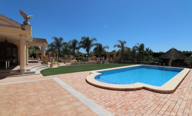 Herverkoop - Villa -
Daya Vieja