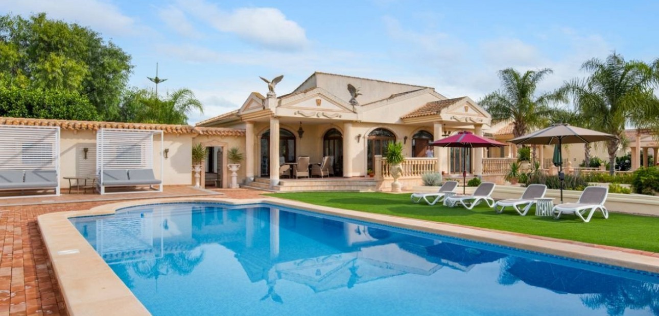 Herverkoop - Villa -
Daya Vieja