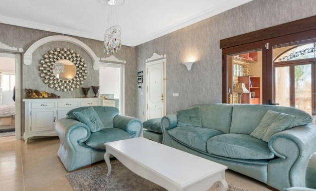 Herverkoop - Villa -
Daya Vieja