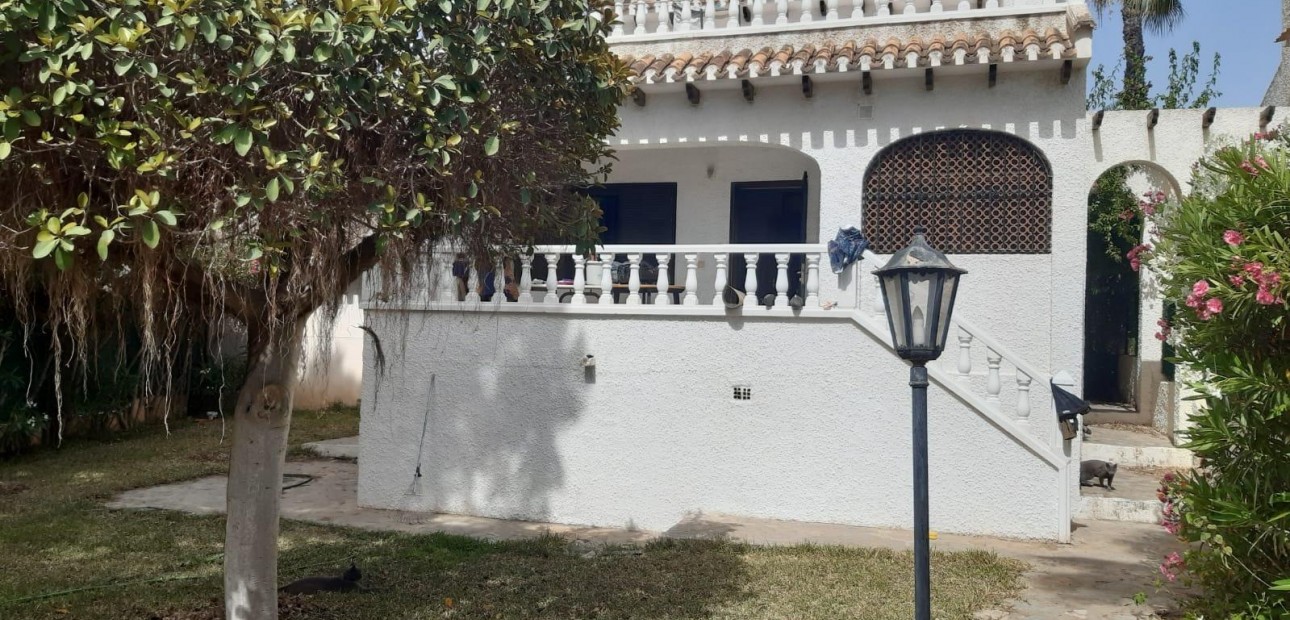 Herverkoop - Villa -
Orihuela Costa - Playa Flamenca Norte