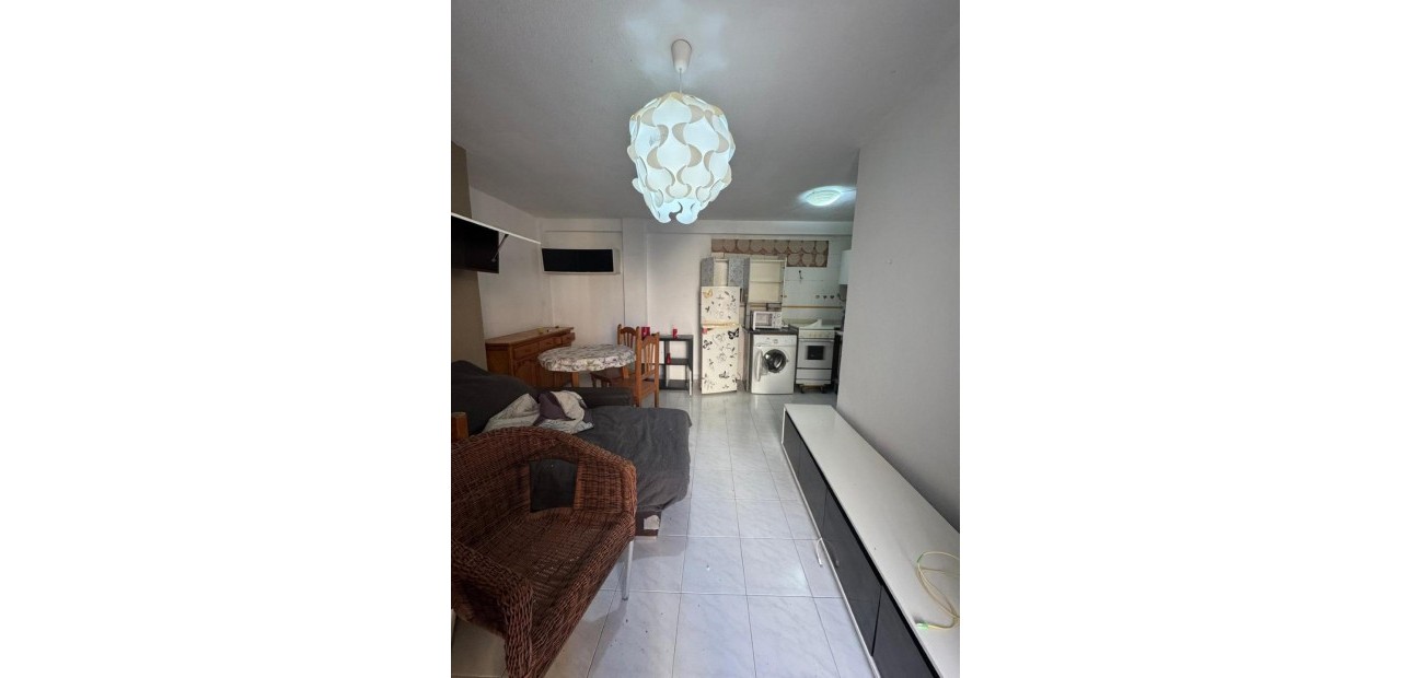 Sale - Apartment / flat -
Torrevieja - La veleta