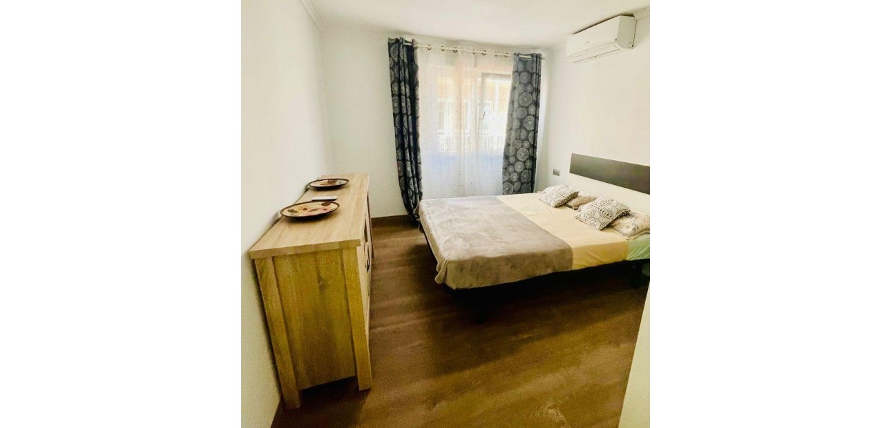 Herverkoop - Appartement / flat -
Torrevieja - Playa de los Naufragos
