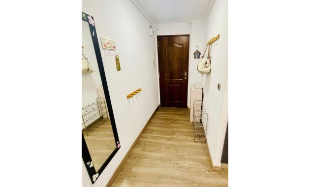 Herverkoop - Appartement / flat -
Torrevieja - Playa de los Naufragos