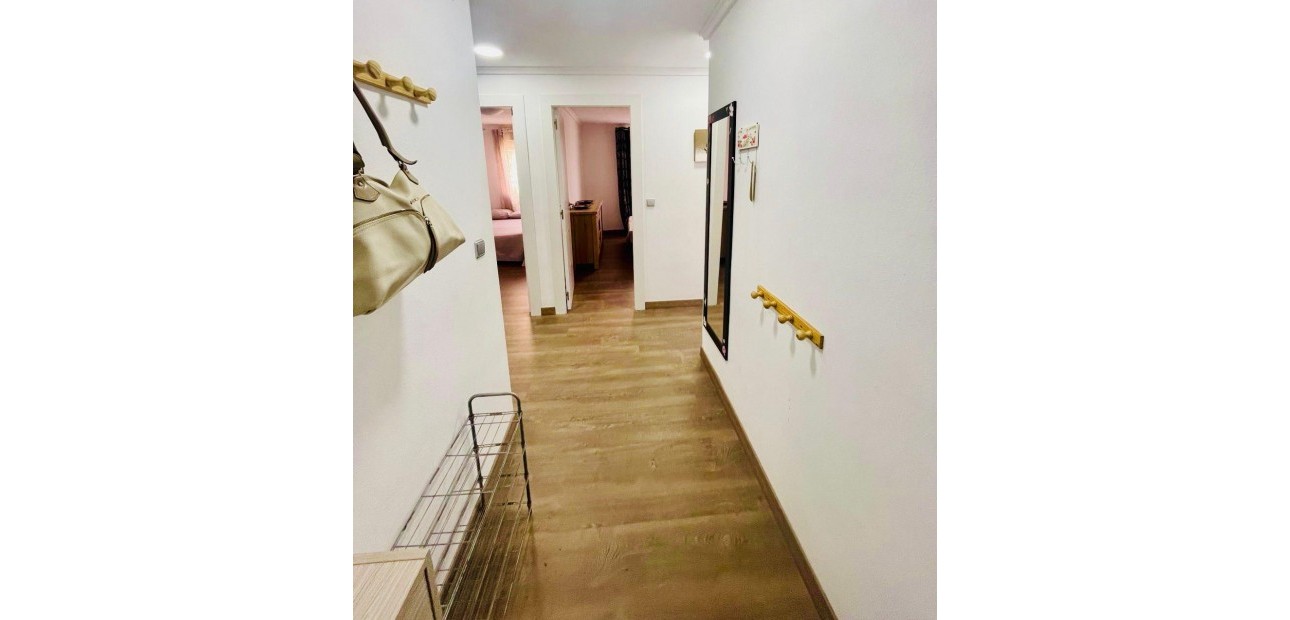 Herverkoop - Appartement / flat -
Torrevieja - Playa de los Naufragos
