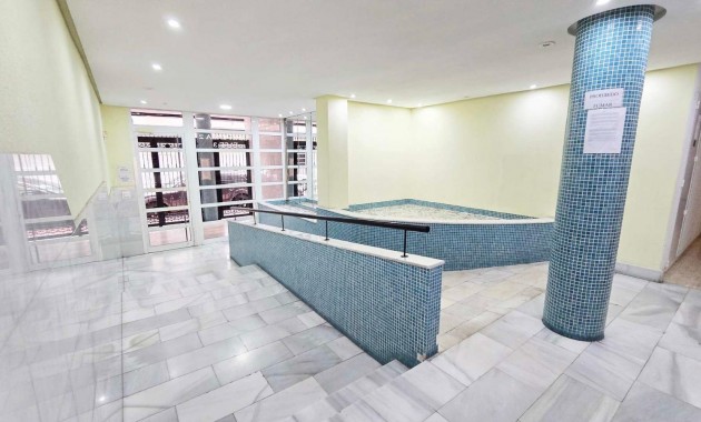 Herverkoop - Appartement / flat -
Torrevieja - Estacion de autobuses