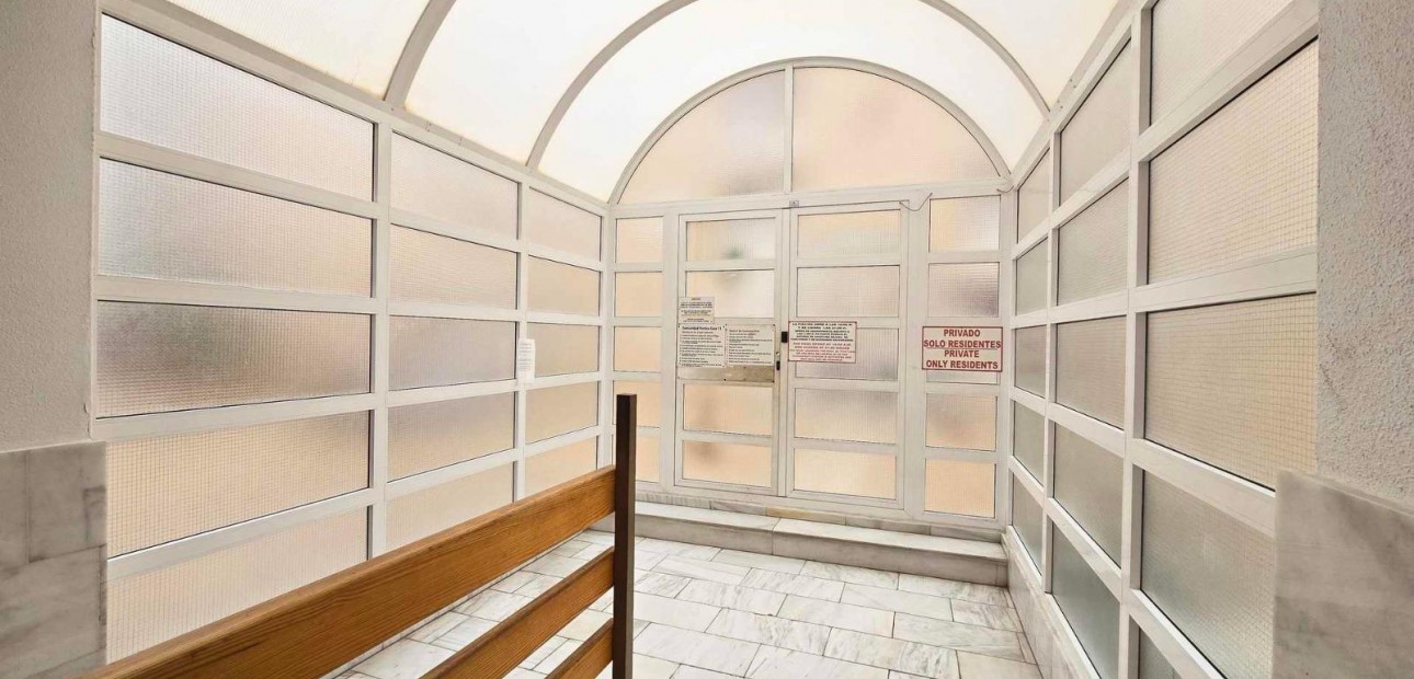 Herverkoop - Appartement / flat -
Torrevieja - Estacion de autobuses